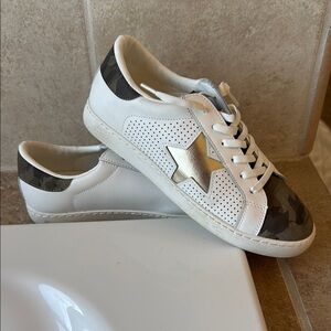 Vintage Havana White and Gold Star Sneakers